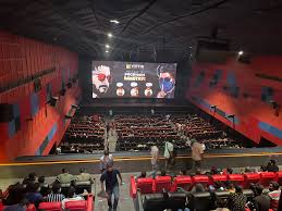 The film stars vijay, vijay sethupathi, and malavika mohanan while arjun das, andrea jeremiah and shanthanu bhagyaraj play supporting roles. Tamil Movie Master Review A Classy Entertainer And A Festive Treat For Everyone Thenewscrunch