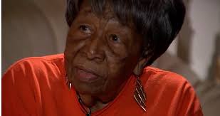 Miriam Dash (@divaofpop)