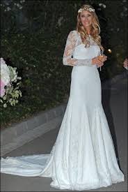 Scroll down and check out her slim body, short and/or medium dark brown hairstyles & haircuts. Boda Elisabeth Reyes Sergio Sanchez Futbolista Vestidos De Novia Boda Civil Vestido Novia Encaje Para Trajes De Boda