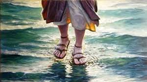 One of jesus christ's most instructive miracles takes place when the apostle peter jumps out of a boat and walks on turbulent water to meet the lord on the sea. Jesus And Peter Walking On The Water In Matthew 14 Psephizo