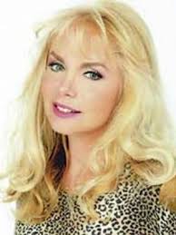 Il programma televisivo è nato nel settembre del 1996 come versione adulta del precedente talk show della de filippi amici. Maria Giovanna Elmi Height Weight Size Body Measurements Biography Wiki Age
