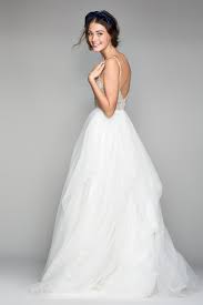 Noch im hochzeitskleid wurde die junge frau minuten nach der trauung ermordet. Brautkleid Mit Leichten Stufen Und Glitzer Besticktem Oberteil Pretty You