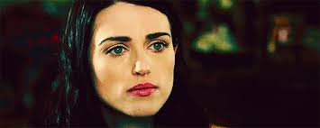 en un pequeño reino muy lejano, rodeado de bosques y... · Universidad Far  Far Away · Comunidad Umbría