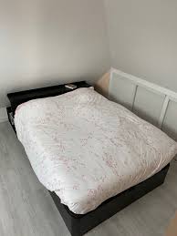 Livraison maintenue pendant le confinement. Tete De Lit Sous Pente Par Tsourbier Sur L Air Du Bois