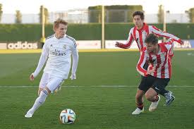 Search our website and discover everything about your favourite player. Martin Odegaard Zimbio