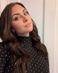 Shakira medley out of the blue 3:35. Brunette Blue Eyes Curls Sexyhair