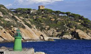 Chi visita l'isola del giglio rimane sin da subito affascinato dal colpo d'occhio della località principale di questo lembo di terra dell'arcipelago toscano, ossia giglio porto. Isola Del Giglio Come Arrivarci Traghetti Con Prezzi E Orari Giglio Vacanze