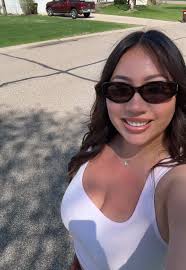 I only wore once and they are size 9 women's. Putting