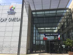 9:00 am to 6:00pm du lundi au vendredi : Khanthaly Phoutthasang On Twitter Insolite Quand L Immeuble De Cap Omega Ou Je Fais Actuellement Mon Stage Se Transforme En Lieu De Tournage Pour Un Telefilm Sur France3tv Pour Devenir Un Hotel