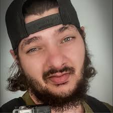 Hey guys, Are there any good apps that track EDH Decks/my collection that  you guys recommend or use all the time? I have about 10 commander decks and  have an Iphone (so