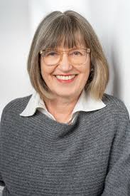 Books make a difference! Children's right to read in challenging times