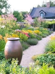 Remember The Rule Of Three Group Three Of One Plant At A Time For Visual Consistency Gardening Ga Beautiful Gardens Garden Pictures Drought Tolerant Garden