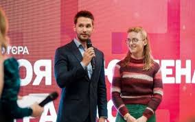 Актори серіалу «моя улюблена страшко» (зліва направо) ірина поплавська, олександр соколов, дар'я баріхашвілі та сергій кіяшко сьогодні . Iqcu3tq1qrle3m