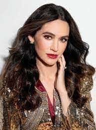 Lenore Cullen's Instagram, Twitter & Facebook