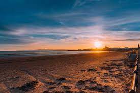 Conveniently located nearby the charming cafes and shops of ardrossan, south beach boasts a large grassy area perfect for picnics. Sunset Over Ardrossan South Ardrossan Saltcoats Herald Facebook