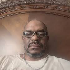 I need a male friend 🥺 I always see you in my recommended friends, will  you at least say hi to me?