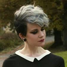 An androgynous look is one that ignores gender binaries and embraces both feminine and masculine qualities. Pin On Hair