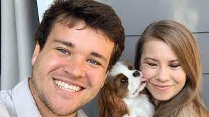 Ago), crockadile hunter and loving of all animals. Nach Hochzeit Ohne Familie Bindi Irwin Will Erneut Heiraten Promiflash De