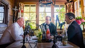 Fotostrecke drei kästen bier und eine blaskapelle uli. Podcast Uli Hoeness Bei Tisch Fur Drei