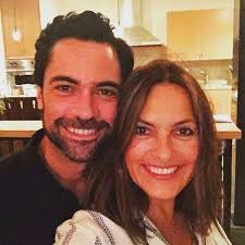 21 epic 'Law & Order: SVU' behind-the-scenes pictures of the cast