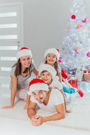 Follow the vibe and change your wallpaper every day! 25 520 Funny Family Christmas Photos Free Royalty Free Stock Photos From Dreamstime