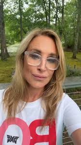 Diane Mossman's Instagram, Twitter & Facebook