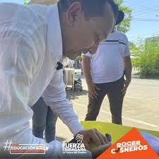 Roger Cisneros Parales (@rogercisnerosp)