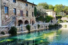 Le Terme Di Bagno Vignoni Benessere In Val D Orcia Luoghi Meravigliosi Foto Di Viaggio Viaggi
