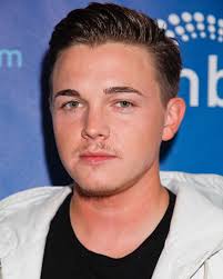 Leonardo DiCaprio or Jesse McCartney? The world may never know 😉  #jessemccartney #leonardodicaprio