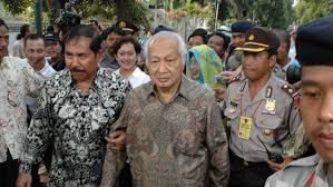 President reagan and president soeharto depart oval office, president soeharto departs from. Ketika Soeharto Alergi Dengan Islam Dan Insya Allah