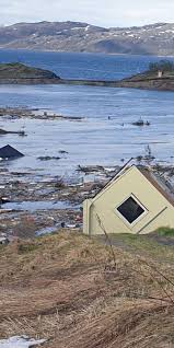 😮 ein gewaltiger erdrutsch im norwegens hat 8 häuser zerstört. Erneuter Erdrutsch In Norwegen Reisst Riesiges Loch In Landstrasse The Weather Channel Artikel Von The Weather Channel Weather Com
