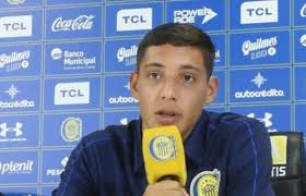 El defensor publicó un mensaje en instagram intentando. Udinese Close To Nahuel Molina Of Boca Juniors Stryger Larsen Facing