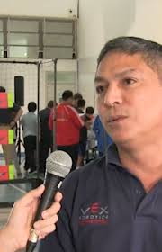 José Ríos del Internacional School of Panama coach del equipo Robo  Dolphins, representantes de la categoría EDR en el 2019. @isppanama  @howardacademy @colegioclaret507 @aiapacademy