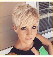 Der klassiker schlechthin unter den halblangen frisuren ist der bob. Bob Frisuren Kurz Stufig Kurzhaarfrisuren Damen Blond Kurzhaarfrisuren Haarschnitt