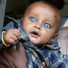 Cute Boy With Rare Eye Colour Fotografi
