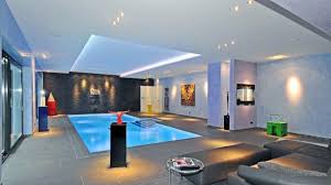 Schwimmbadbauer Www Belka De Exzellentes Farbenspiel Natursteinwand Indirekte Beleuchtung Kunstvoll Pool Haus Hallenbad Natursteinwand