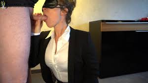 Şehvetli Sekreter Patronunun Bu Kadar Sert Sikiştiğini Düşünmemişti