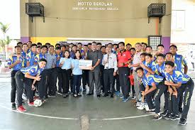 Permohonan ke sekolah sukan malaysia dilaksanakan 2 kali setahun iaitu untuk ambilan januari dan ambilan julai. Edra Taja Ssn Melaka Berlatih Di Vietnam