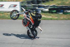 Die s 1000 rr ist zu 100 % für die pole position gebaut. Testbericht Mit Video Zur Beta Rr Motard 125