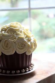 Pin By Blue Marguerite On Desserts Chocolate Giant Cupcake Giant Cupcake Cakes Giant Cupcakes