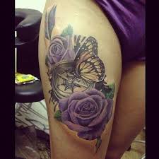 Rose Clock Butterfly Thigh Tattoo With Red Or Pink Roses Bolder Color Rose And Butterfly Tattoo Butterfly Thigh Tattoo Rose Tattoos
