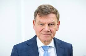 🚨 Germany is about to welcome a new foreign minister: Johann Wadephul! A  member of the Bundestag since 2009 and deputy chair of the conservative  parliamentary group, Wadephul brings strong foreign policy