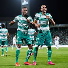 Cambio en santos laguna, entra al campo santiago muñoz sustituyendo a eduardo aguirre. Liga Mx 2021 Guard1anes Liguilla Match Recap Santos Laguna 3 Puebla F C 0 Fmf State Of Mind
