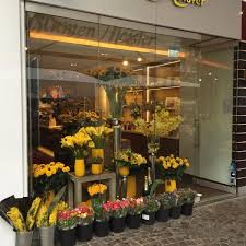 Fotos Bei Blumen Meister Innenstadt Frankfurt Am Main Hessen Flower Shop Table Decorations Decor