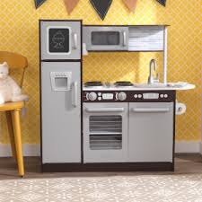 Our kidkraft uptown white kitchen has a hip, modern look that young chefs are sure to love. Amazon Com Kidkraft Uptown Espresso Wooden Play Kitchen With Play Phone Chalkboard Towel Rack Espresso Gift For Ages 3 Toys Games
