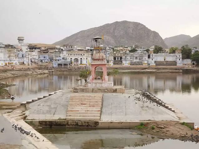 Pushkar Holy Lake & Brahma Temple