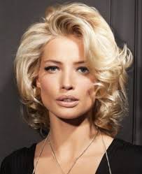 прическа на свадьбу к подруге на волосы средней длины Lokony Na Korotkie Volosy Foto Pricheski Novogodnie Pricheski Pricheski Srednej Dliny