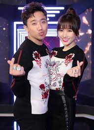 Khi xem thiệp cưới của trấn thành và hari won nhiều người phải choáng khi xem qua quy định dành cho khách mời tham dự đám hiện tại, dù sắp đến ngày hạnh phúc nhưng trấn thành và hari đều bận rộn với lịch chạy show. Hari Won Mong Con Sau Nay Sáº½ Theo Nghá»‡ Thuáº­t NhÆ° Minh Va Ba Tráº¥n Thanh Viá»‡t Nam Má»›i