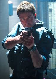 Casa albă a fost ținuta unui atac cu rachete antitanc și grenade. Din 5 Aprilie Gerard Butler Declara Cod Rosu La Casa Alba Nu Rata Premiera Celui Mai Fascinant Si Realist Thriller Al Momentului Adpm