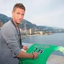 Maarten stekelenburg is a professional footballer who currently plays as a goalkeeper for the english club everton and netherlands national football maarten stekelenburg. Maarten Stekelenburg M Stekelenburg Twitter